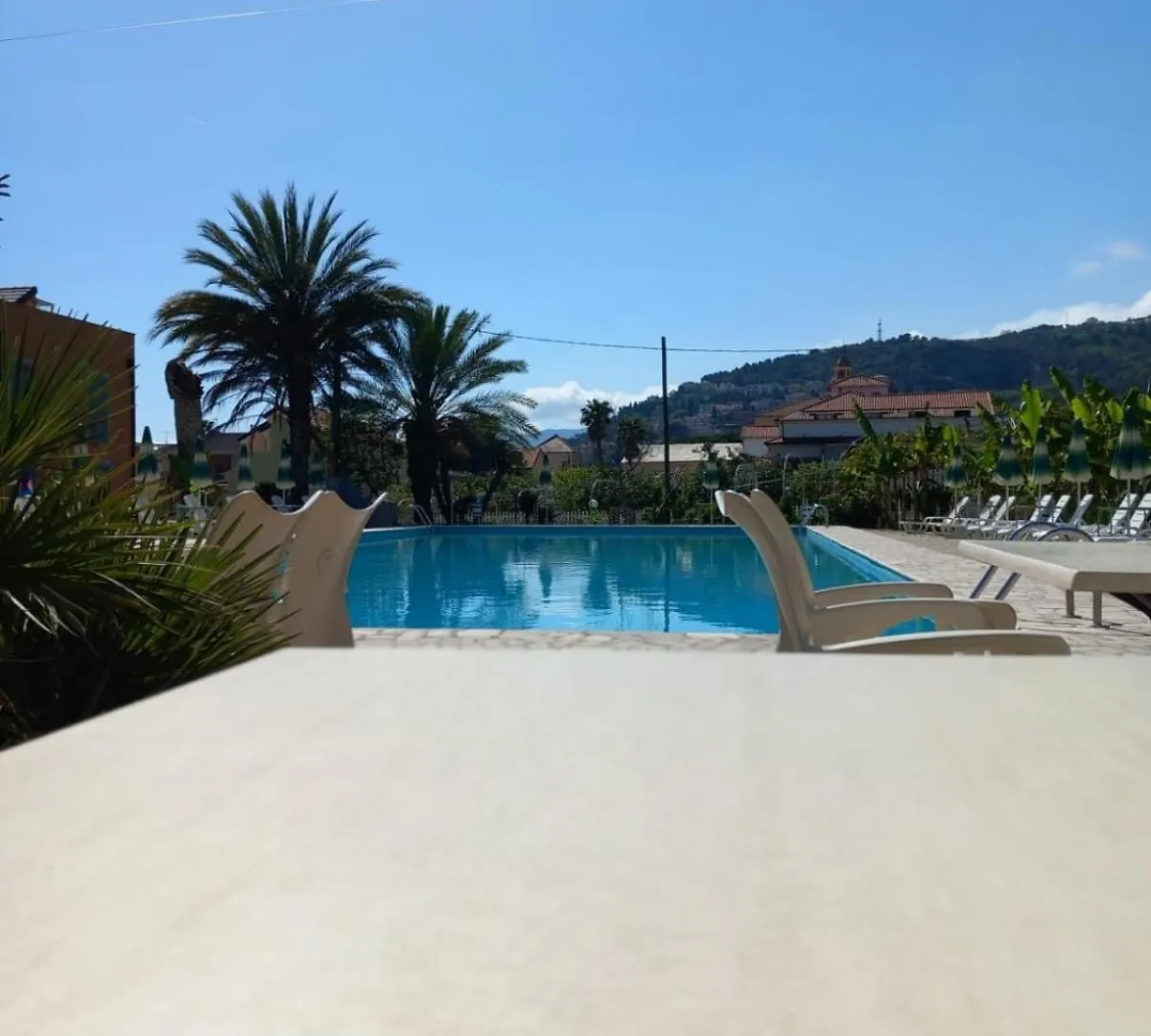 Lägenhetshotell Al Borgo Village Pietra Ligure